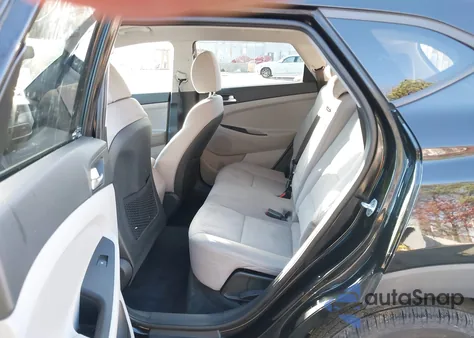 2019 Hyundai Tucson Value z USA, uszkodzony, nr VIN KM8J3CA46KU037799